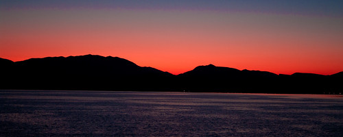 sea mer mountain montagne sunrise geotagged pentax harbour greece 40mm grèce leverdesoleil igoumenitsa ελλάδα k20d fabiendany ηγουμενίτσα geo:lat=39507418 geo:lon=20165576