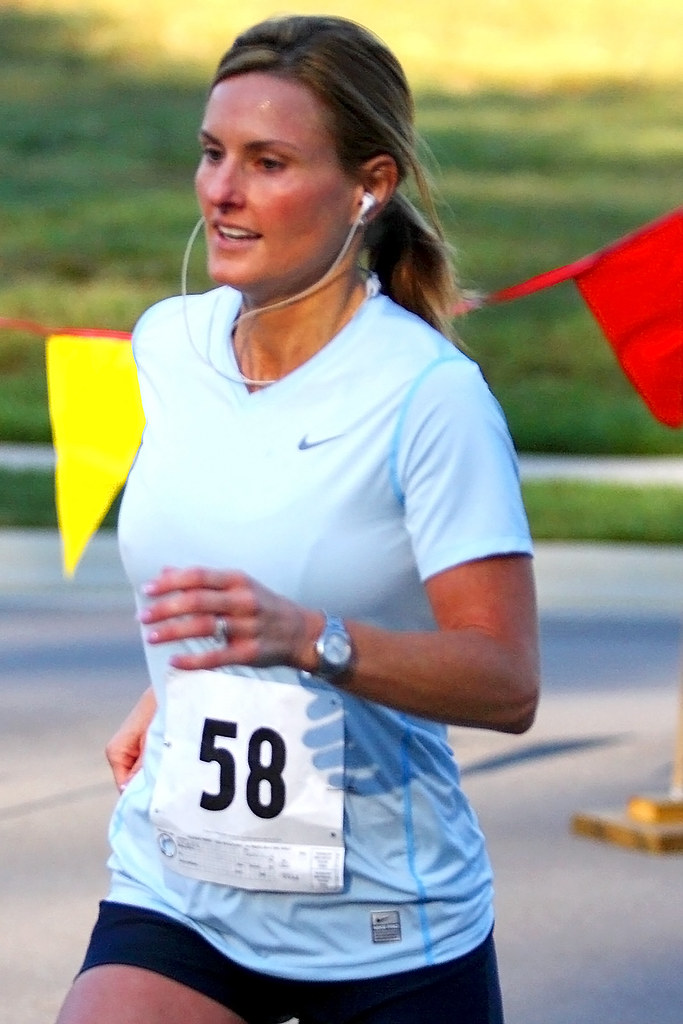 Leslie James, top female runner in 2008 Episcopal School o… | Flickr