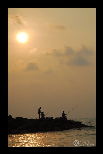 sunset beach fishing srilanka