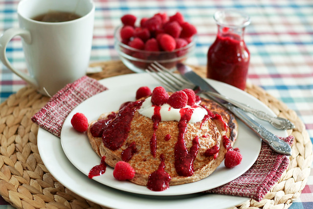 Raspberry Oatmeal Protein Pancakes-2