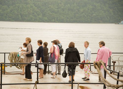 Alums enjoying a Hudson River boat ride