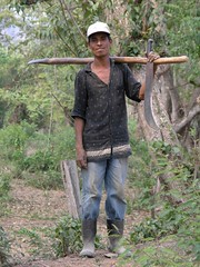 Man with a planting pole and machete - Hombre con coa y meachete; Nueva Segovia, Nicaragua