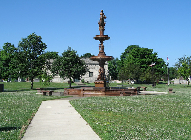 Fountain, Washington Court House Cemetery