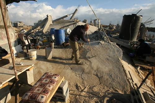 Gaza: half a year on, and the suffering continues (photo 4/9)