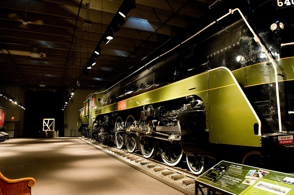 CN Locomotive 6400