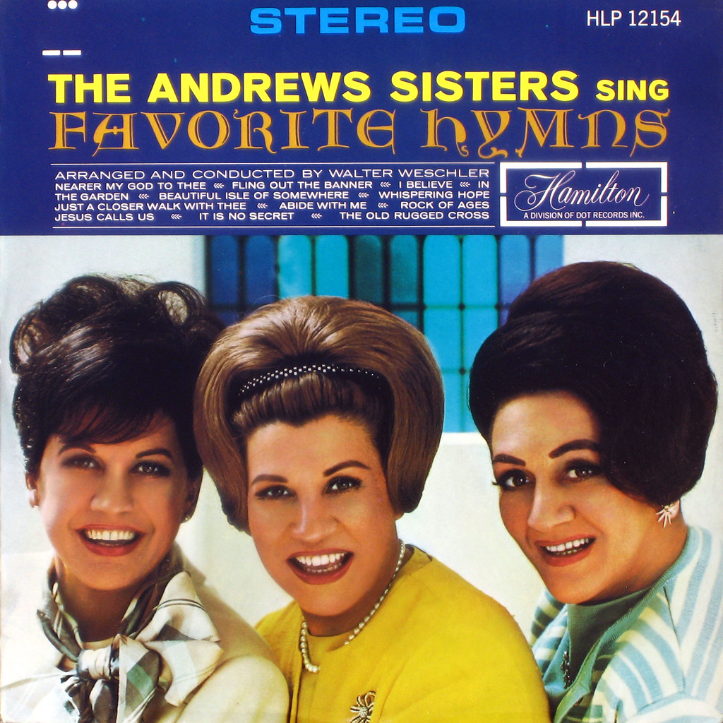 Andrew's sisters. The Andrews sisters. The Andrews sisters в старости. Сестры Эндрюс Синг. The Andrews sisters фото.