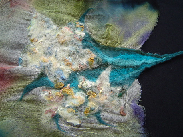 Seda pintada com aplicação de lã