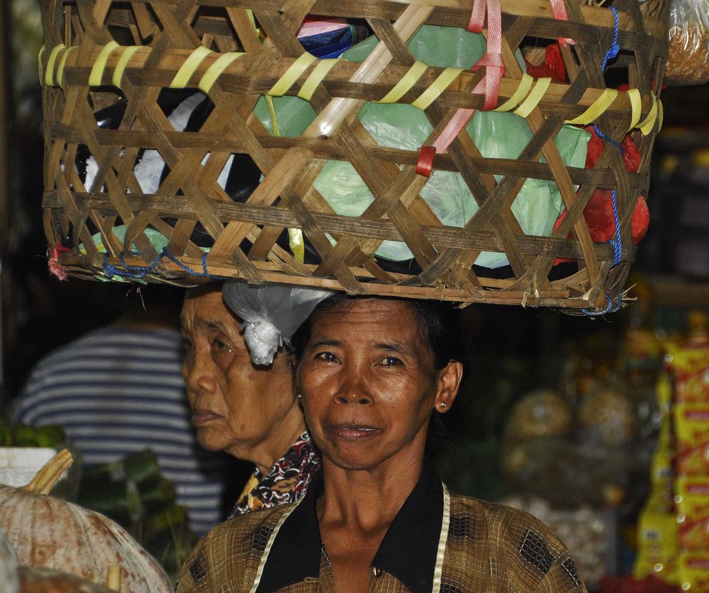 Bag-Lady Denpasar Market | Bindy McCallum | Flickr