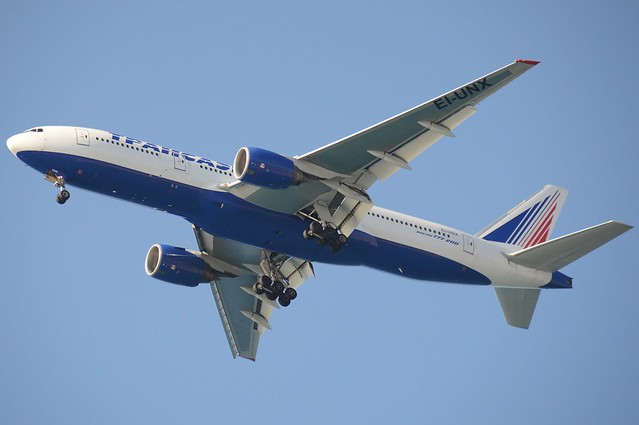 EI-UNX Boeing 777-200 Transaero Landing In Heraklion