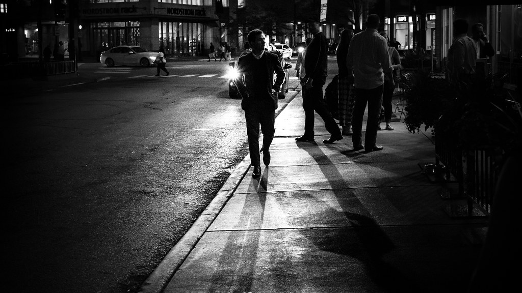 The guy - Chicago, United States - Black and white street photography