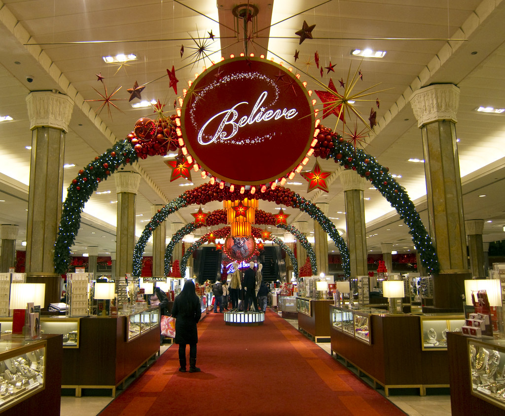 Macy&#39;s, open 24 hours, past midnight on Christmas Eve | Flickr