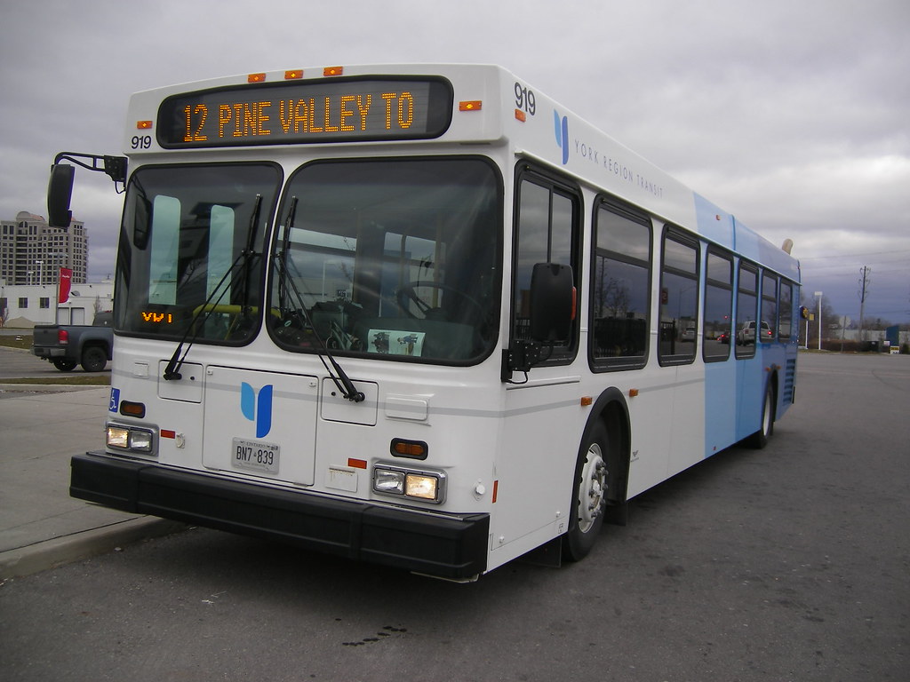 YRT 919 | 919 seen at Vaughan Mills on Route 12 Pine ...