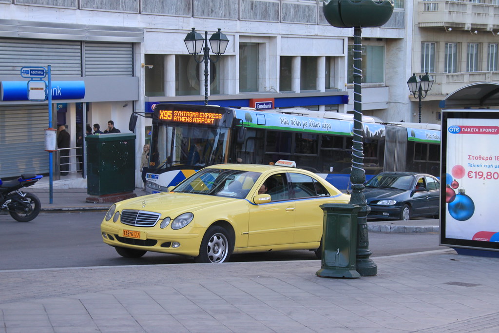 Ht12 Bus 03 Bus stop in the hill | e_ht12 | Flickr