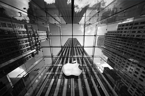 Apple in Big Apple by Philipp Klinger Photography