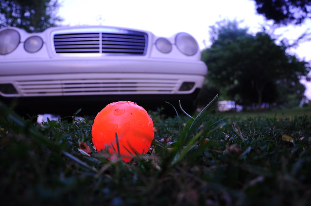 Benz & Orange Ball - h653