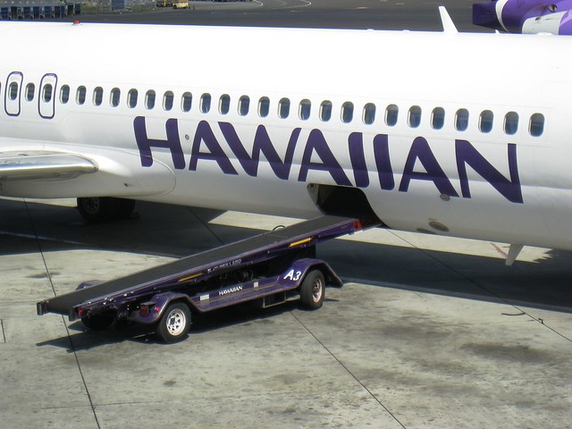 Hawaiian Airlines 717 N477HA