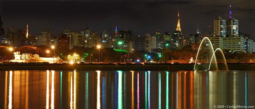 Luzes da pauliceia no lago / Sao Paulo lights over the lake