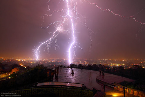 city storm rain weather night cg close fork brisbane bolt lightning severe streamer