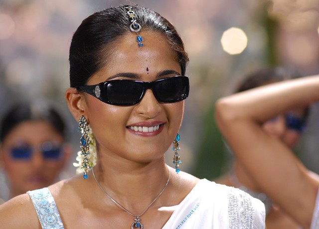 anuksha tamil telugu actress hot picture movie