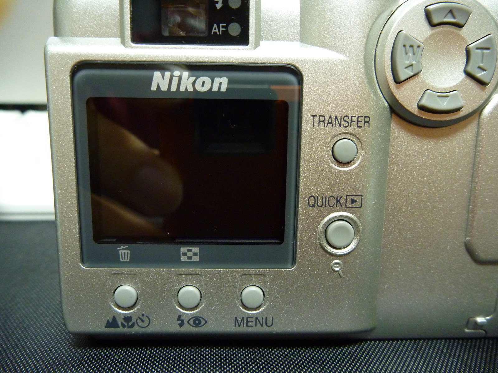 Nikon COOLPIX 775