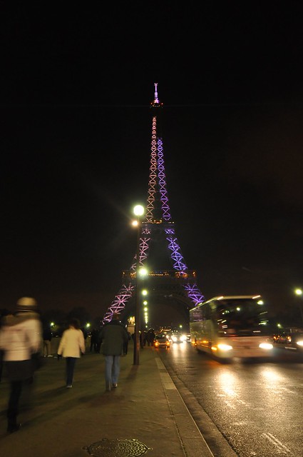 Tour Eiffel qui change de couleur !