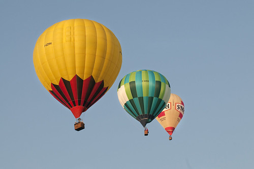 france hot festival sunrise balloons landscape dawn nikon frankreich air flight lot medieval vol launch 46 rocamadour perigord d300 montgolfier quercy nikkor70200mmafsf28vr