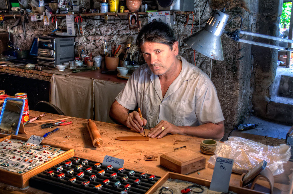 Craftsman – Artesano, Santillana del Mar HDR by marcp_dmoz