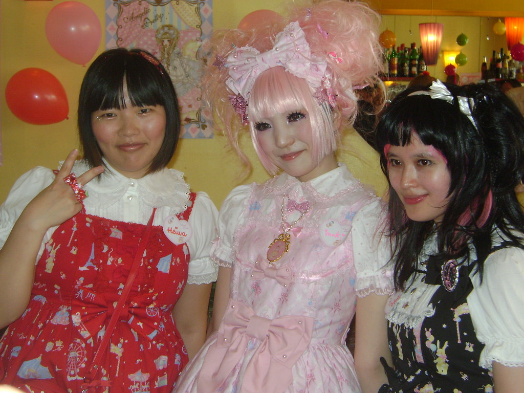 Tea Party Angelic Pretty Paris 2009  Heiwa-chan, Maki et Ho…  Flickr