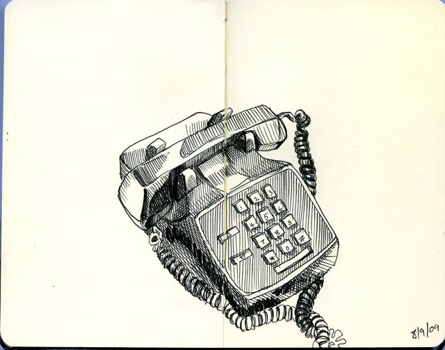 Старая школа телефон. Зарисовка телефона. Набросок телефона. Рисовать телефон. Телефон рисунок.