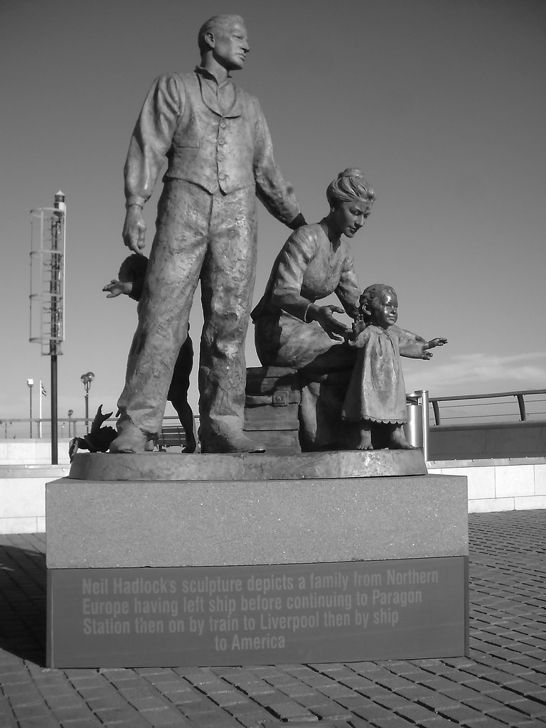 Statue on Hull Pier | One of the stautes on Hull Pier near ...