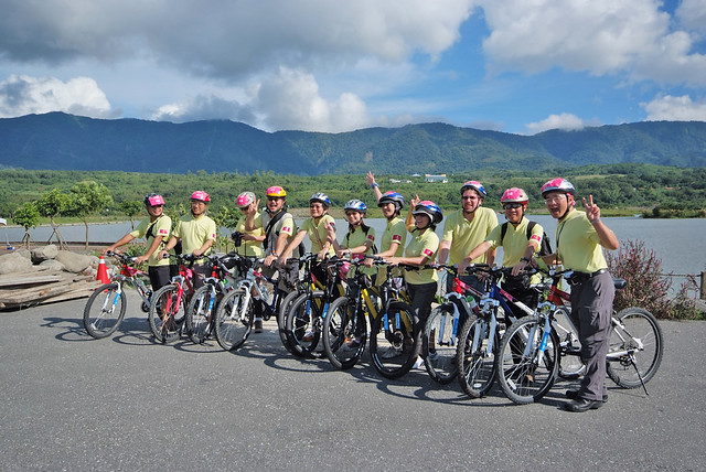 The Singapore Team – Let's Bike Taiwan 2009. Second from the right is Me!