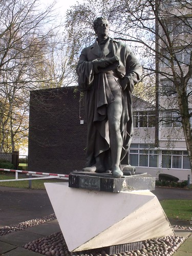 Statue of Robert Peel in Edgbaston, Birmingham | A statue 