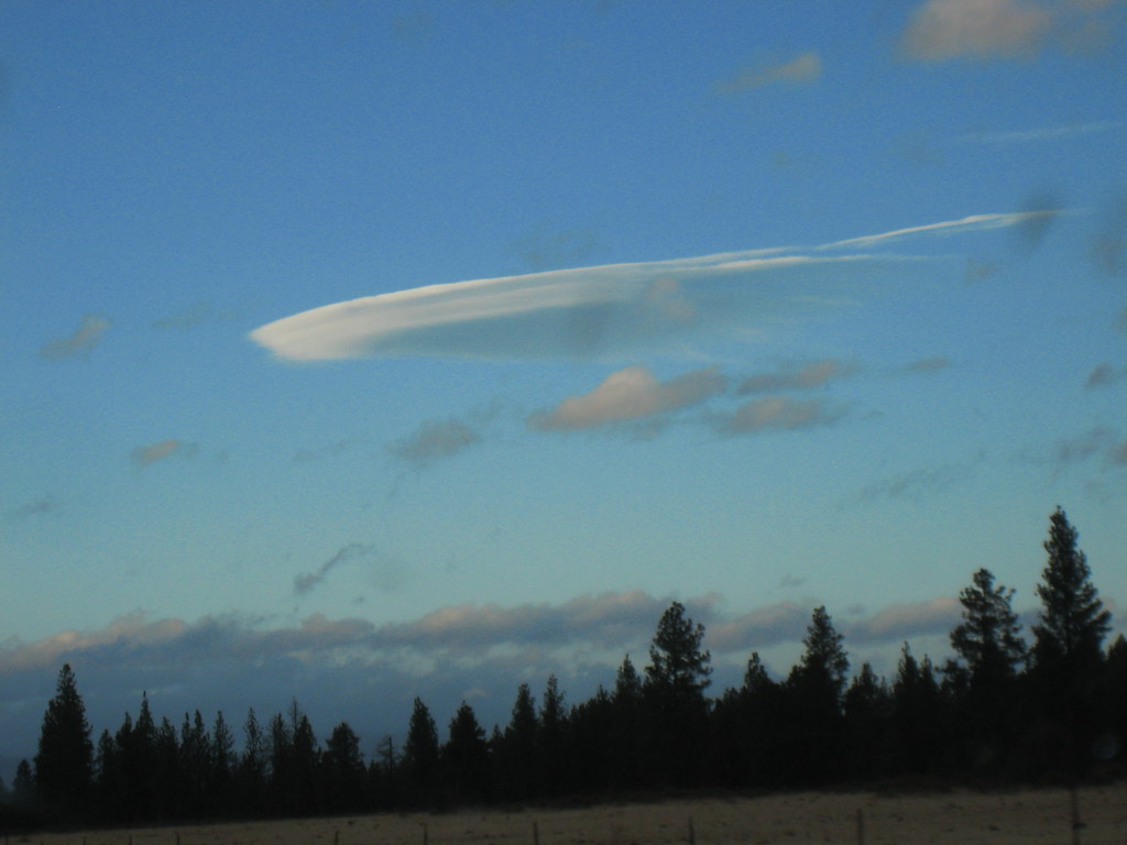 Can someone tell me... Is this a lenticular cloud?