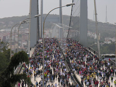 The marathon on the Bosporus Bridge