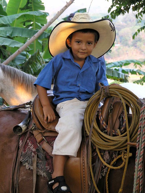 Niño en caballo - boy on a horse; Wiwilí, Nueva Segovia, Nicaragua