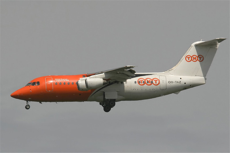 TNT Airways oo-taz BAe 146-200 (QC)