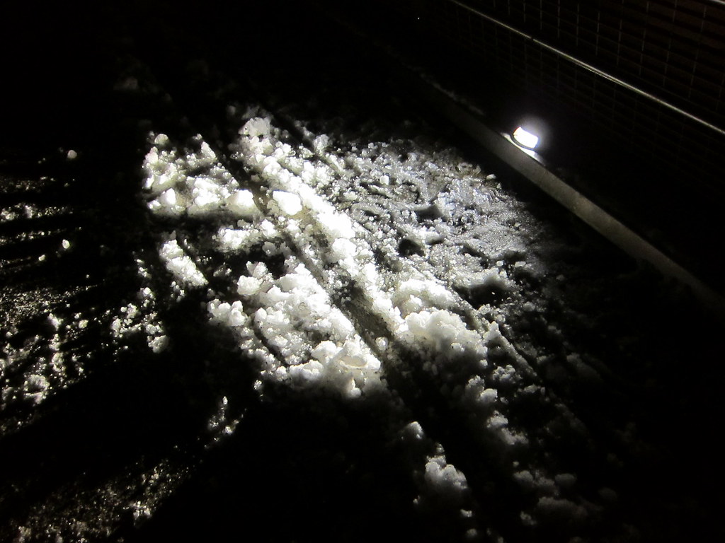 Massive Lines of Cocain, AUTO mode, single lamp, outdoor, o…