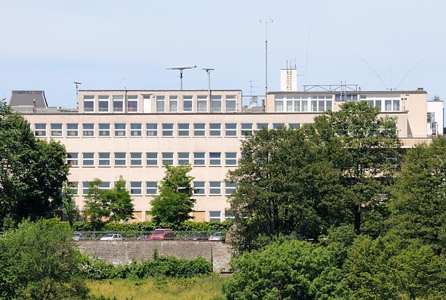 4542 Ehemalige Seefahrtschule Rainvilleterrasse - erbaut 1935; ARchitekt Hans Meyer - Blick auf die Elbe.