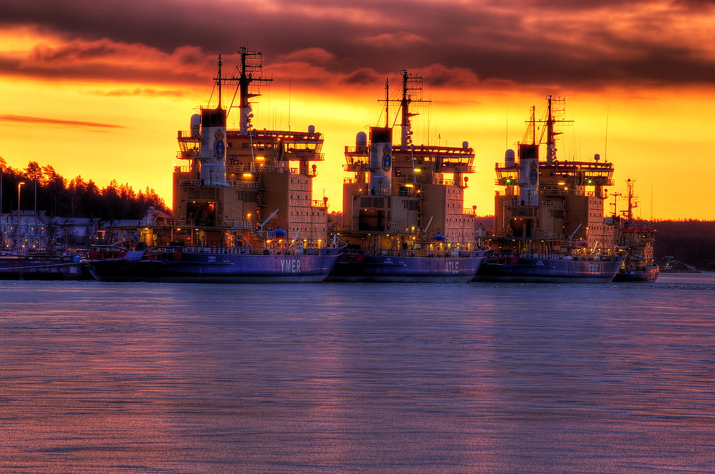 Icebreakers in the sunrise by Wiking66