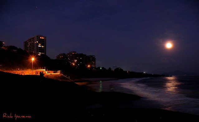Lua Cheia na Praia do Diabo