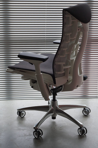 Ergonomic Creative Nerd Throne | by emptybits