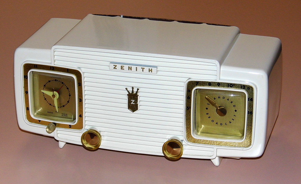 Vintage Zenith Table Clock Radio, Model A515W, AM Band, Telechron Electric Clock, 5 Vacuum Tubes, Painted Cabinet, Made In USA, Circa 1957