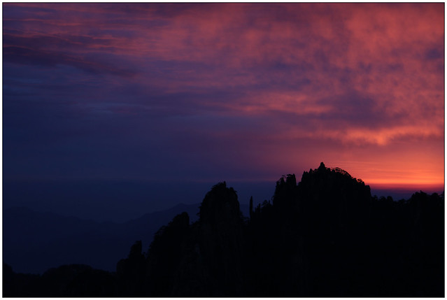 Sunrise over Huang Shan / 黄山 / Yellow Mountains, Anhui, China (sooc)