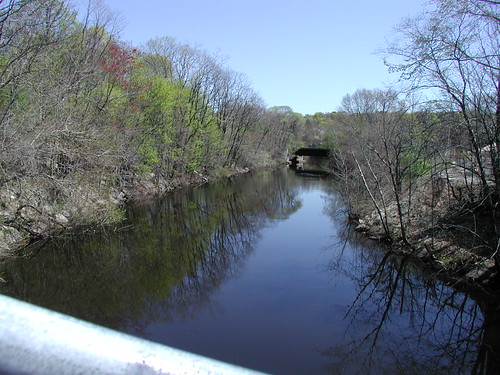 LE Mason Site - PCBs - Mother Brook - Hyde Park, Massachusetts by Massachusetts Dept. of Environmental Protection, Photographs from the LE Mason site in Hyde Park (Boston), Massachusetts.
MassDEP RTN: 3-0000730
Si