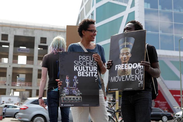 Protestveranstaltung gegen das Humboldt-Forum im Berliner Schlos