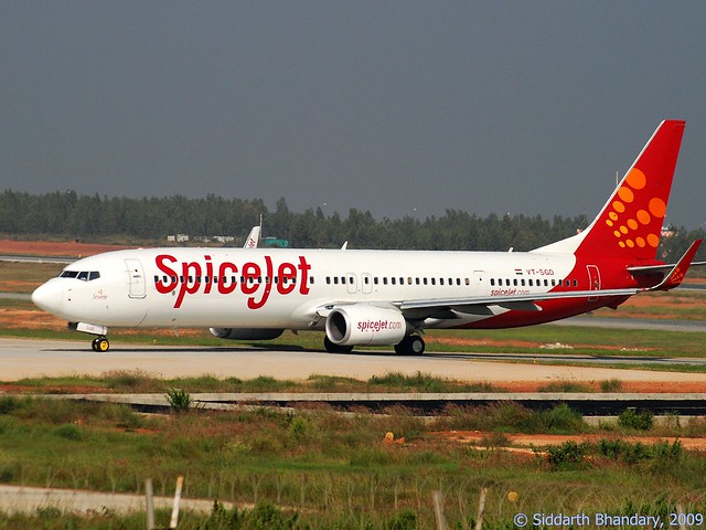 SpiceJet taxing to terminal