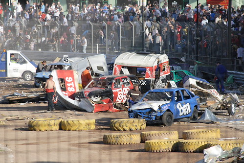 Banger Racing with caravans at Foxhall Stadium, Ipswich | Flickr