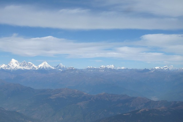2009-10-31 (03) Jhomolhari (7314m) & Jichu Drakye (6989m) &Tserim Kang (6789m) & Gangchhenta (6840m)