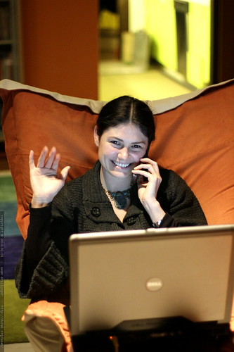 rachel waves hello from the phone and the internet - _MG_3047.embed | by sean dreilinger
