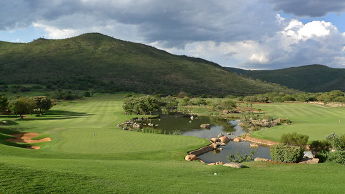 sport golf southafrica leisure recreation suncity lostcitygolfcourse november2009 leicadlux4 riadconference